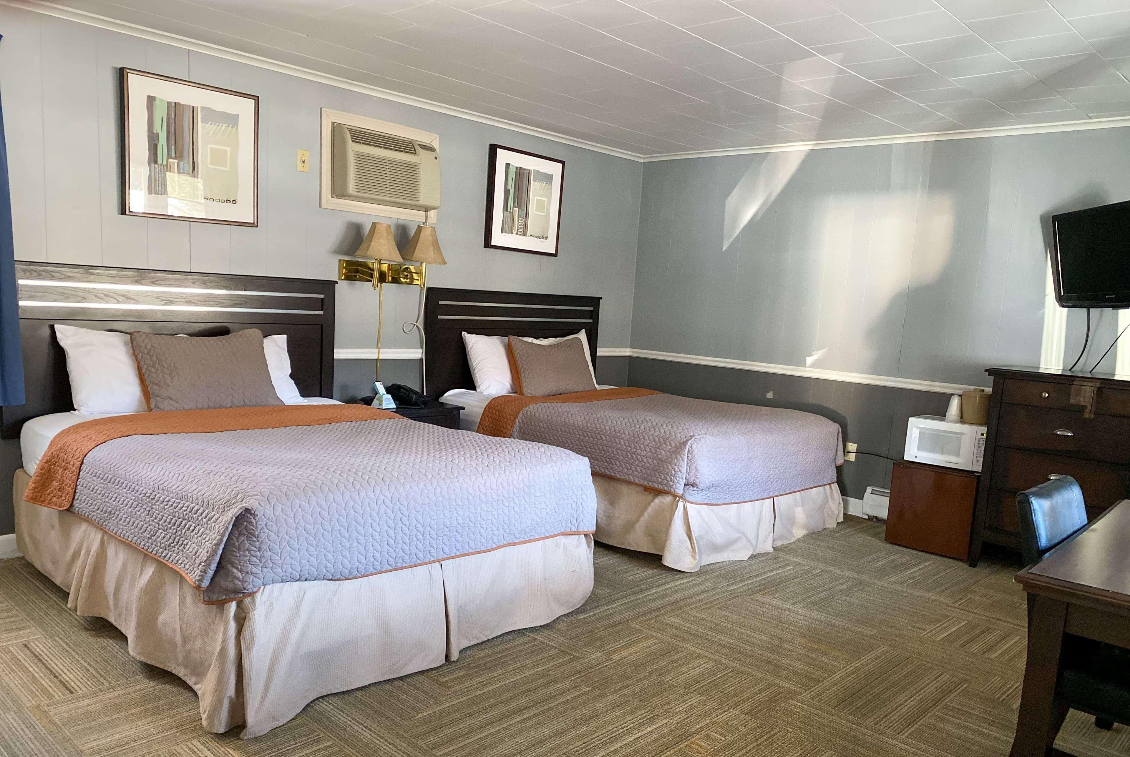 Travelodge By Wyndham Lincoln Near White Mountain Екстериор снимка