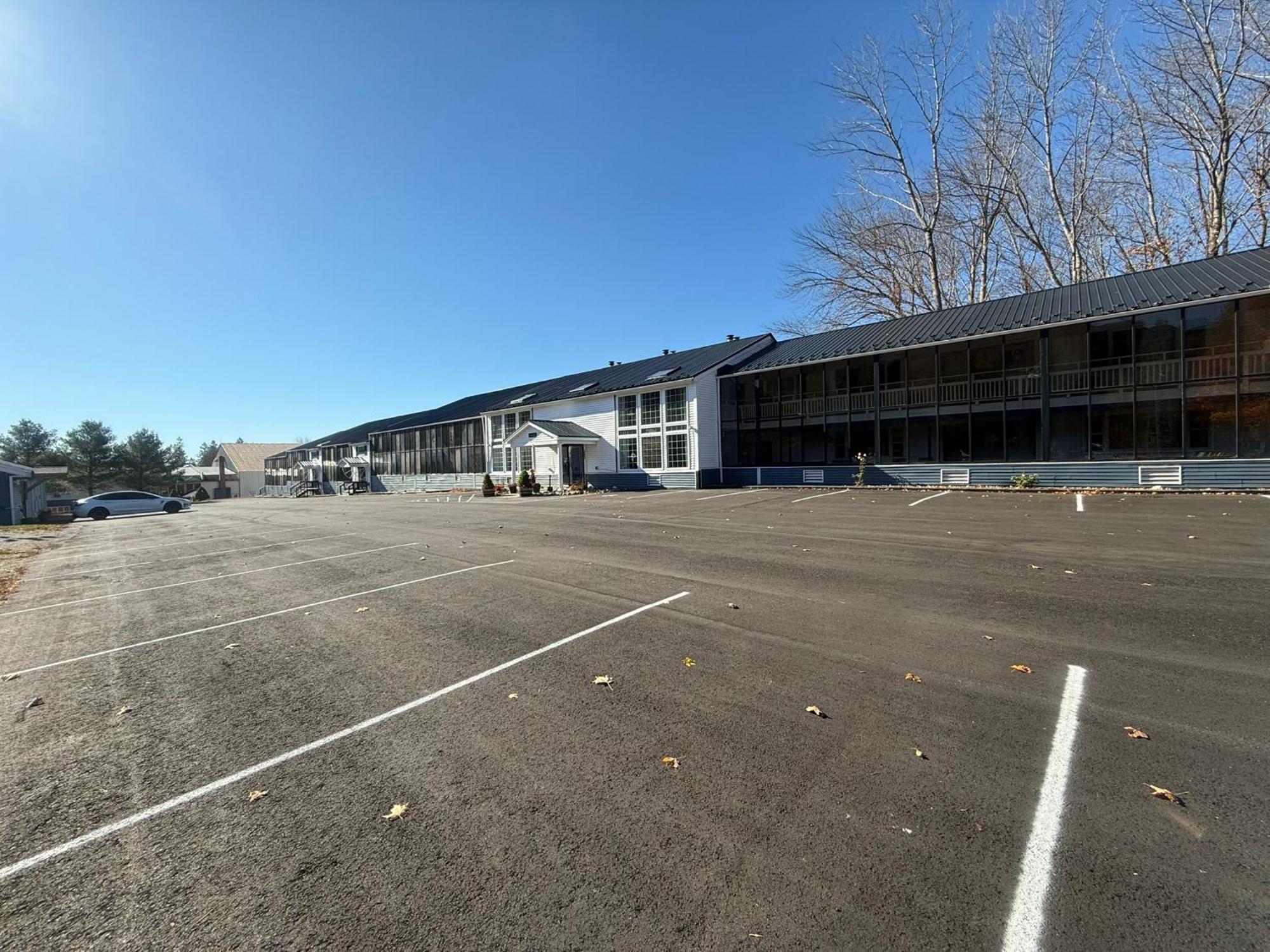 Travelodge By Wyndham Lincoln Near White Mountain Екстериор снимка